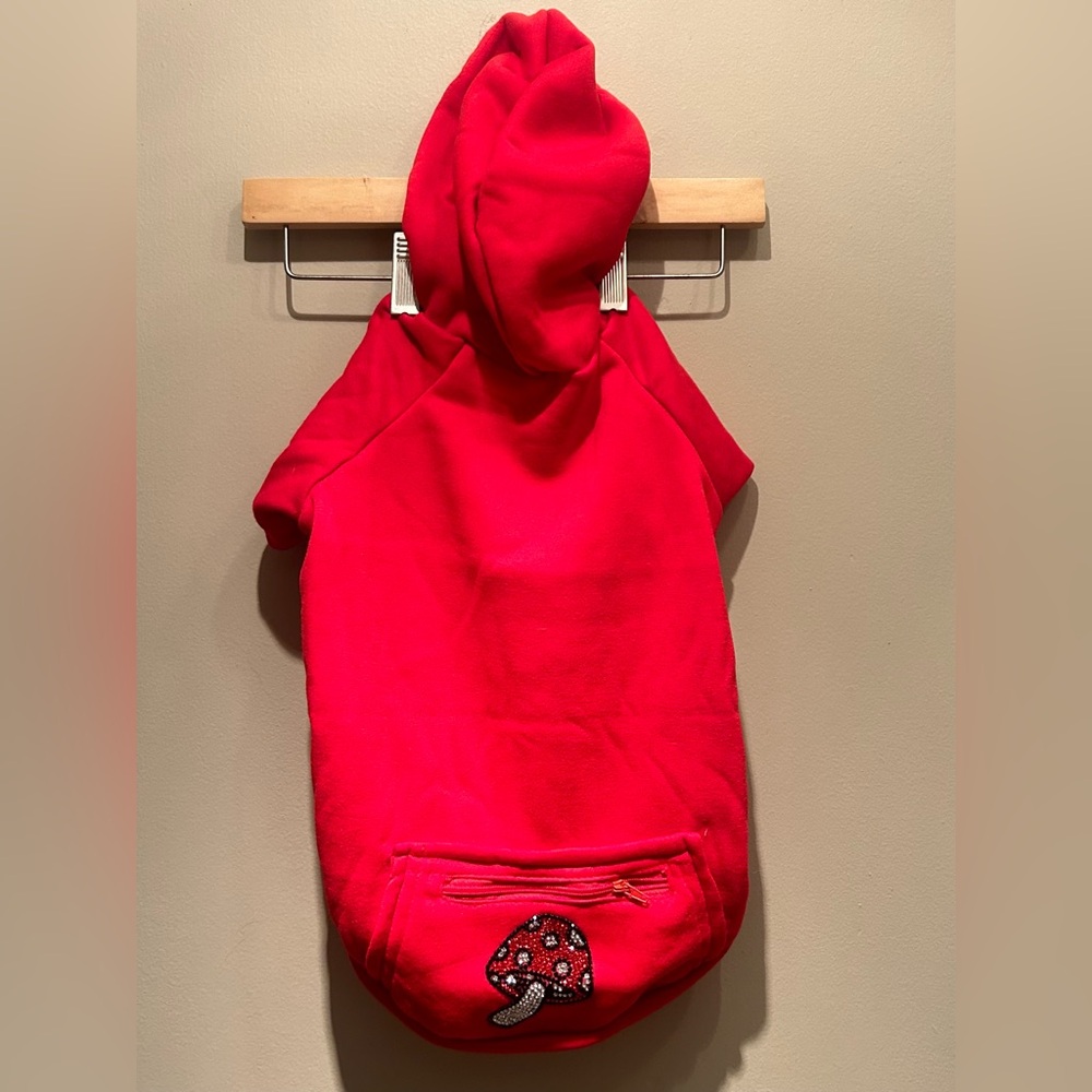 Dog 5 piece sweatshirt shirt lot size xxl but fit a normal size medium 17-29 lbs